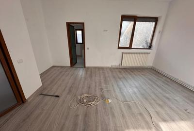 CENTRU- apartament 5 camere  etajul 1 - 13