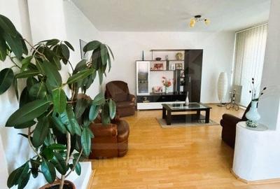 Vila spatioasa, 287mp, 5 dormitoare, cu garaj dublu, in Someseni