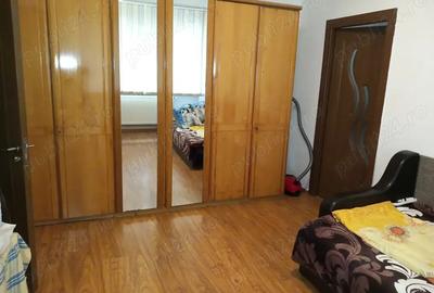 Inchiriez apartament cu 2 camere in Tg jiu zona centrala. Pret 1500 lei - 2