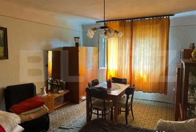 Casă cu 4 camere cu Teren 2249 Mp în Central