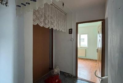 Apartament 3 camere decomandat, zona piață - 11