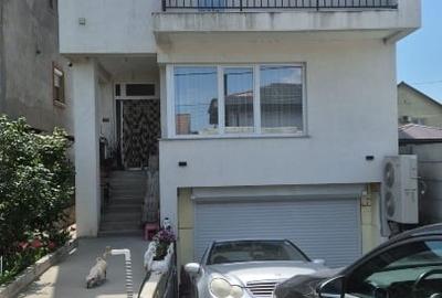 Casă individuală cu 4 camere cu Canalizare în Central - 2