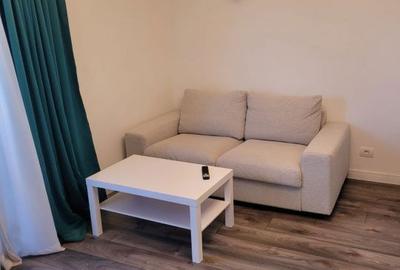 Apartament cu 3 camere semidecomandat în Băneasa