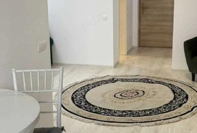 Garsonieră decomandată în Tractorul