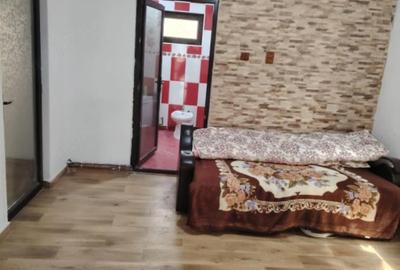 Casă cu 3 camere cu Teren 1000 Mp în Răzvad