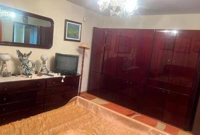 Casă cu 5 camere cu Teren 1200 Mp în Negru Vodă - 3