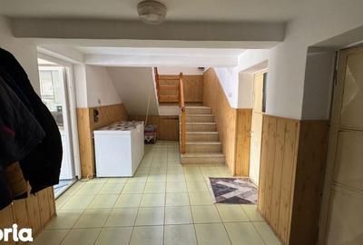 Casă cu 5 camere cu Teren 2011 Mp în Central - 9