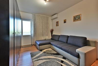 Apartament cu 3 camere semidecomandat, mobilat în Soarelui