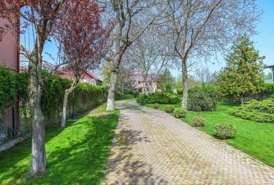 Vilă cu parc, piscină, jacuzzi și foișor, panouri fotovoltaice - 28