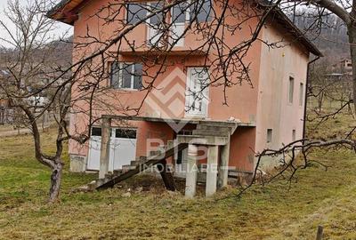 Casă individuală cu 4 camere cu Teren 1000 Mp în Exterior Est - 1