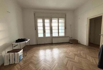 Apartament cu 3 camere - 91 mp utili - centru - Locatie excelenta - posibilitate de compartimentar - 1