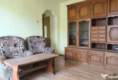 Apartament cu 4 camere semidecomandat în Gojdu - 1