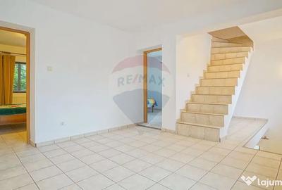 Casă cu 6 camere cu Teren 608 Mp în Central - 1