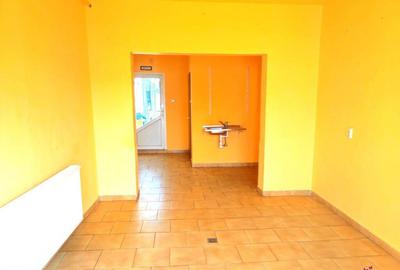 Spațiu comercial, de 23 mp, în Central - 4