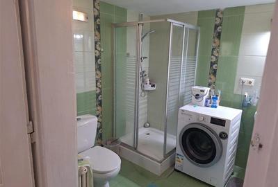 Casa Bartolomeu, pe doua nivele, stil deosebit, curte comuna - 13
