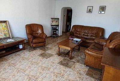 Apartament cu 4 camere decomandat în Central