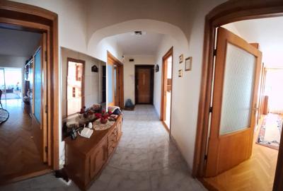 Apartament cu 4 camere decomandat, mobilat în Faleza Nord - 1