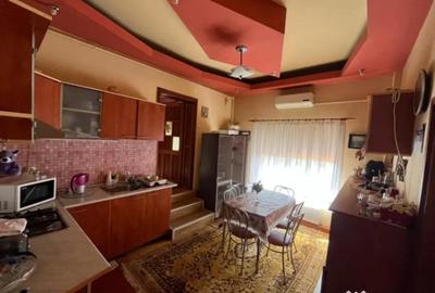 Apartament cu 2 camere semidecomandat în Centrul Istoric