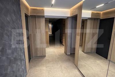 Apartament cu 3 camere decomandat în Tractorul - 1