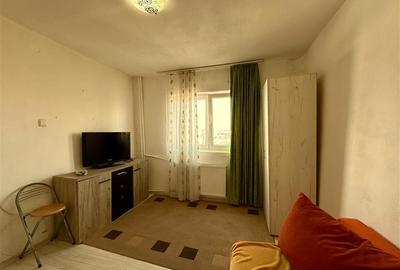 Garsonieră decomandată în 6 Vânători