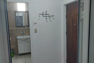 Garsonieră decomandată, mobilată în 13 Septembrie - 16