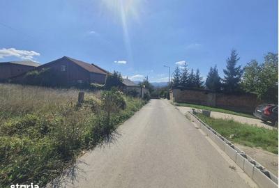Teren de 1840 mp, în Gușterița