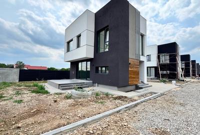 Vile individuale pozitie excelenta,pompe caldura,panouri fotov,269.000 eur +TVA - 16