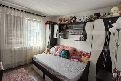 Apartament cu 3 camere, 65 mp, etaj 3, zona 9 Mai - 7
