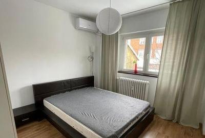 Apartament cu 2 camere semidecomandat, mobilat în Victoriei