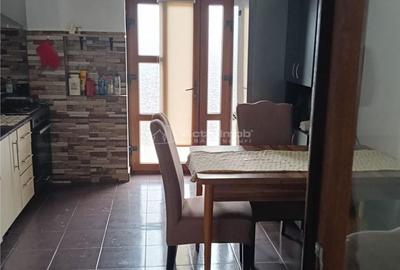 Casă cu 4 camere cu Teren 400 Mp în Central