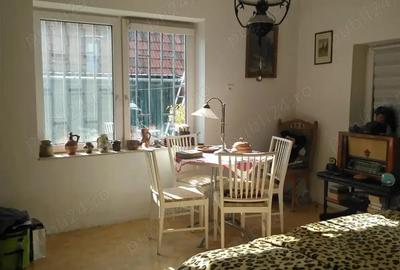 Casă cu Teren 590 Mp în Central - 3