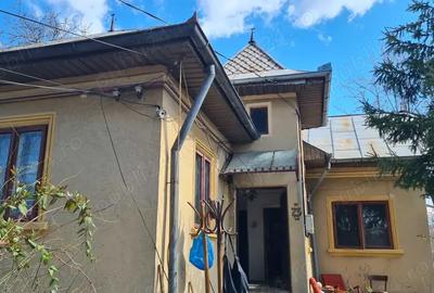 Casă cu 5 camere cu Teren 1171 Mp în Pucioasa - 4
