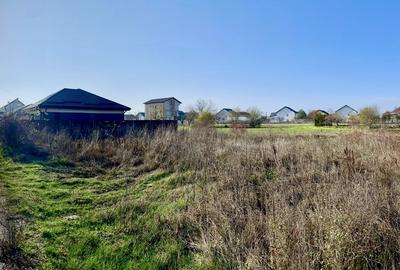 Teren priveliste deschisa, cu utilitati, zona retrasa, langa lac si padure - 9