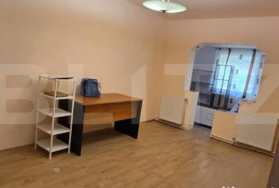 Apartament cu 2 camere semidecomandat în Micro 15