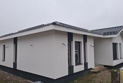 Casă cu 4 camere în Central - 1