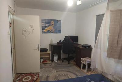 Apartament cu 2 camere, etajul 2/4, zona Podu Ros - 3