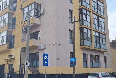 Apartament cu 3 camere decomandat în Central - 2
