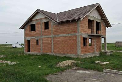 Casă cu 6 camere cu Teren 500 Mp în Frumușeni