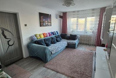 Apartament cu 3 camere semidecomandat, mobilat în Podu Roș - 2