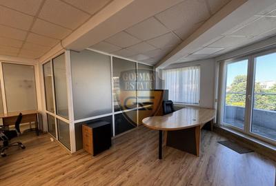 Spațiu comercial, de 90 mp, în Central