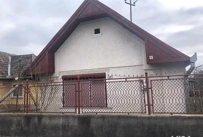 Casa de vanzare 3 camere - 5