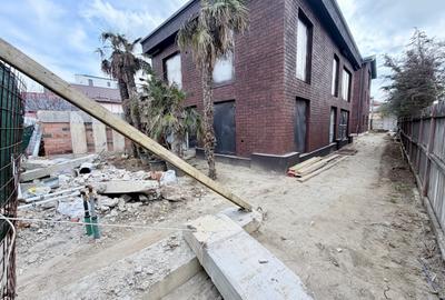 Casă individuală cu 4 camere cu Canalizare în Metalurgiei - 1