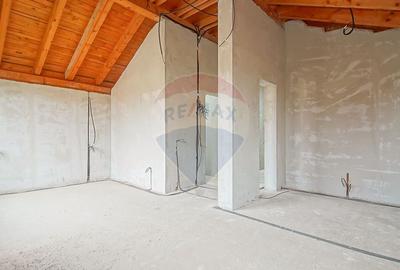 Casa spatioasa la gri, 4 camere, 3 bai, teren 500 mp - zona Bartolomeu - 21