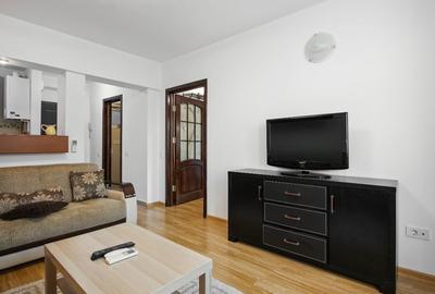 Apartament cu 2 camere semidecomandat, mobilat în P-ța Universității