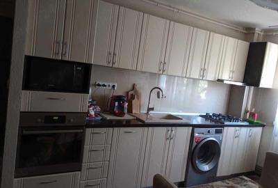 Apartament cu 2 camere decomandat în Micro 16 - 2