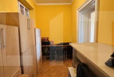 Apartament cu 4 camere decomandat în Central - 2
