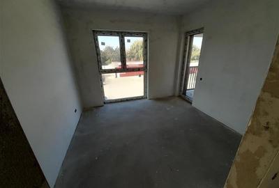 Vanzare apartament 4 camere bloc nou zona Unitatii Militare Floresti aproape de - 6