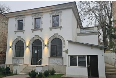 Spațiu comercial, de 1,620 mp, în P-ța Sfinții Voievozi - 1