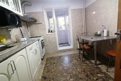 Apartament cu 3 camere decomandat, mobilat în P-ța Gorjului