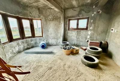 Casă cu 5 camere cu Teren 834 Mp în Moșnița Nouă